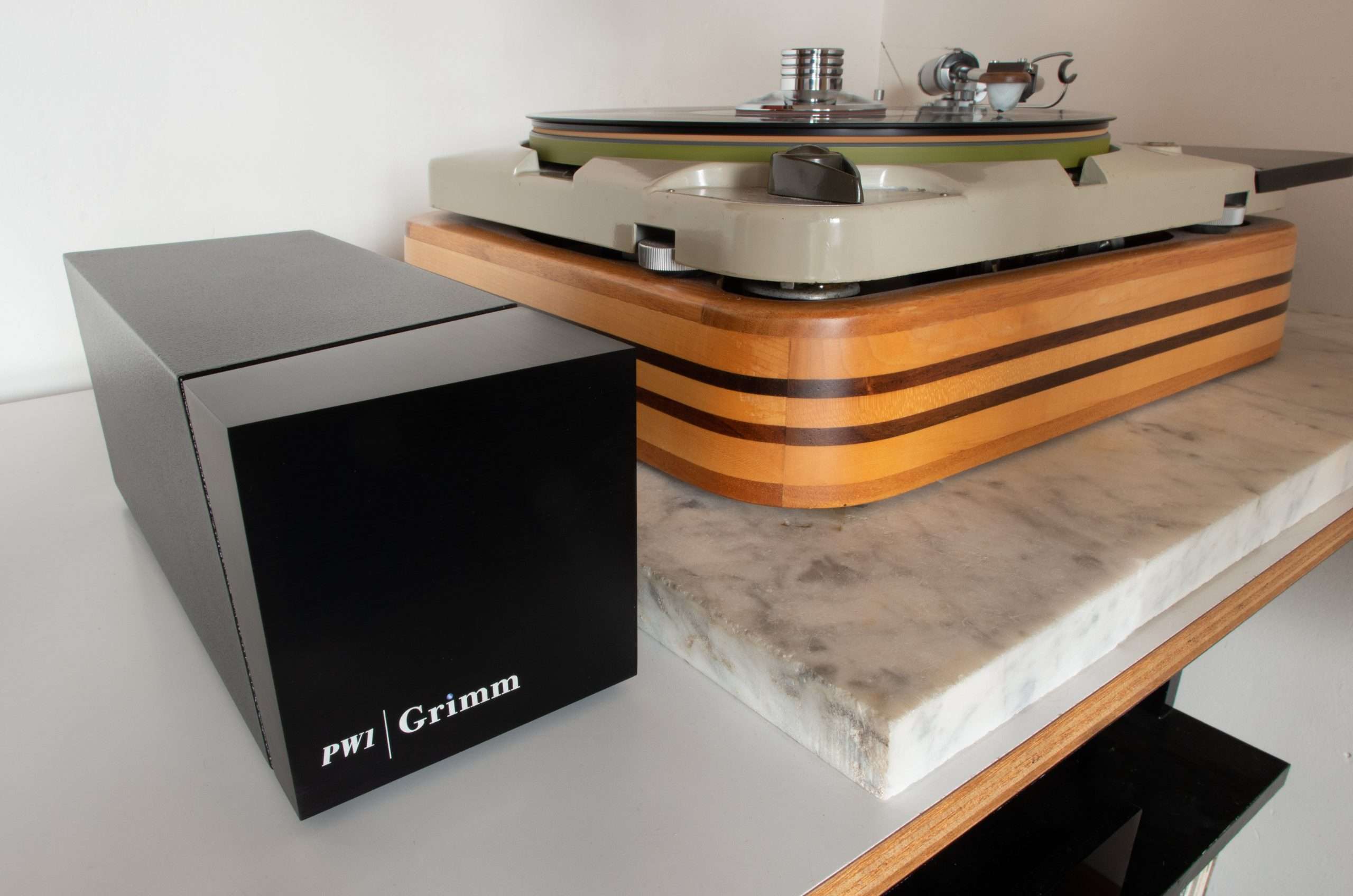 Grimm-PW1-and-Thorens-TD124-2 Grimm Audio PW1 Phono Wizard